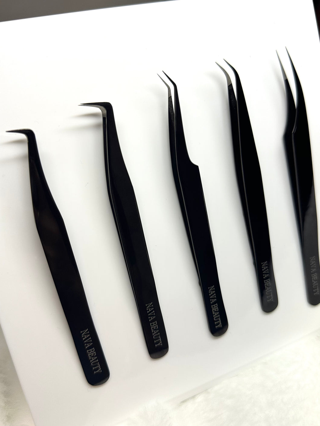 MIDNIGHT BLACK TWEEZERS